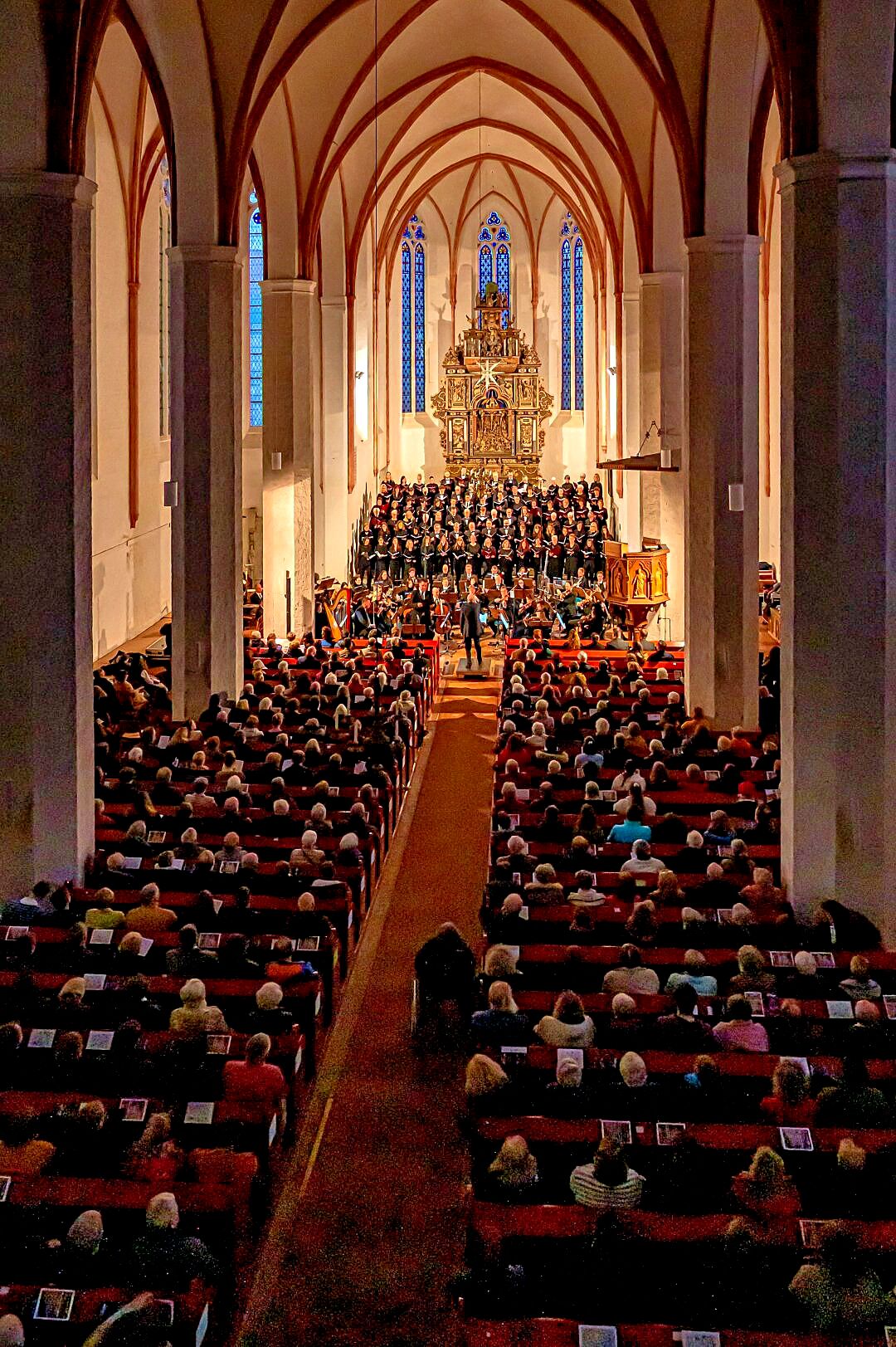 Karfreitagskonzert 2023 mit dem Stabat Mater von Karl Jenkins vor über 500 Besuchern in der Nikolaikirche Prenzlau. (Foto: Franz Roge)