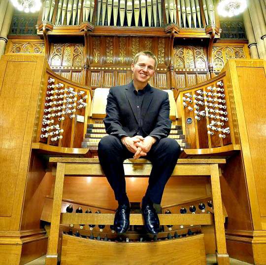 Organist Jonathan Scott aus Manchester wird am 15. Mai 2026 ab 19.30 Uhr beim Konzert „Virtuose Transkriptionen“ an der Hill-Orgel zu erleben sein. (Foto: privat)