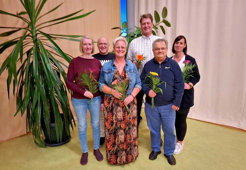 Wahl des Vorstandes des Uckermärkischen Konzertchores Prenzlau e. V. am 22.09.2026: Freudige Gesichter gab es nach der Wahl. (Foto: Christiane Bischof)